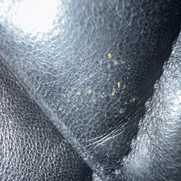 SAINT LAURENT
Lambskin Quilted Monogram
Medium Loulou Puffer
Chain Satchel Black - Picture 14 of 14